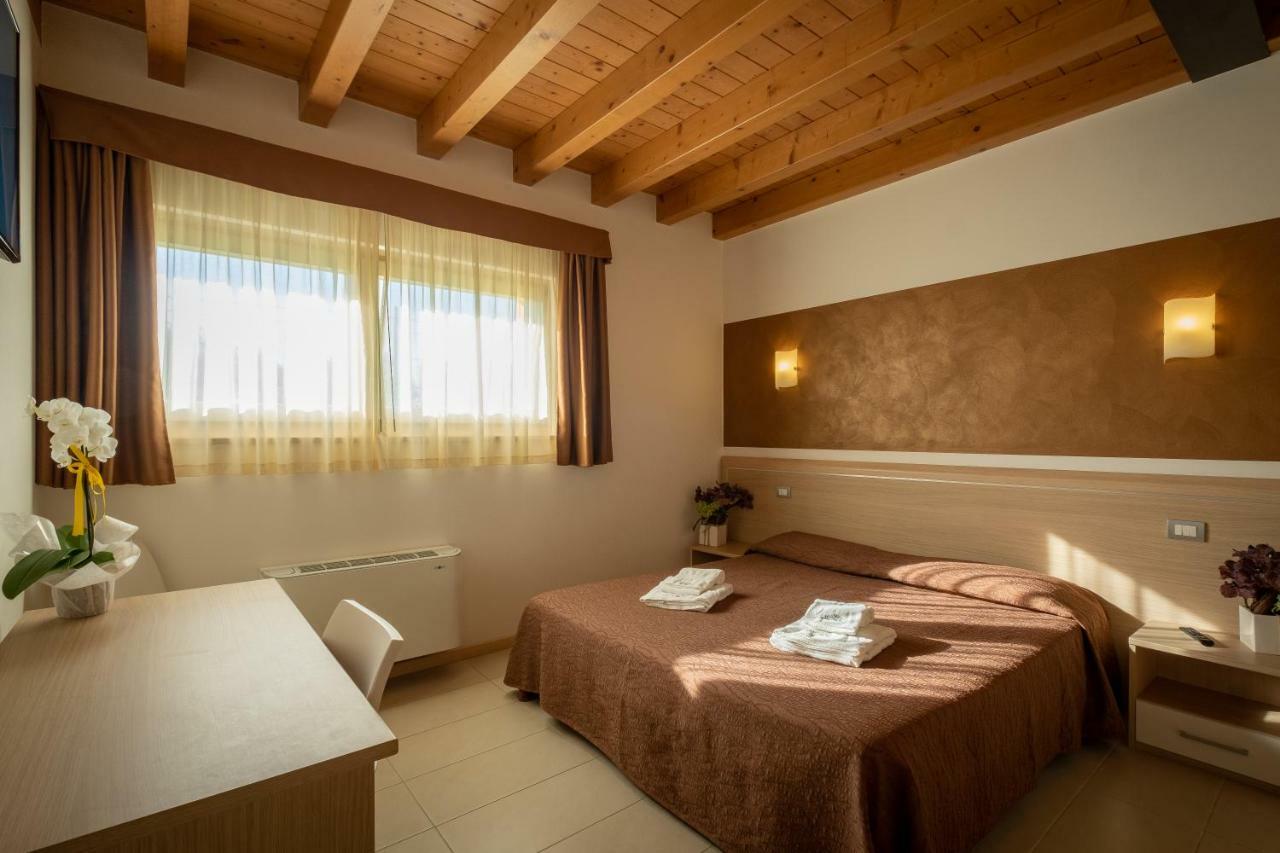 Agriturismo Tre Colline บาร์โดลิโน ภายนอก รูปภาพ